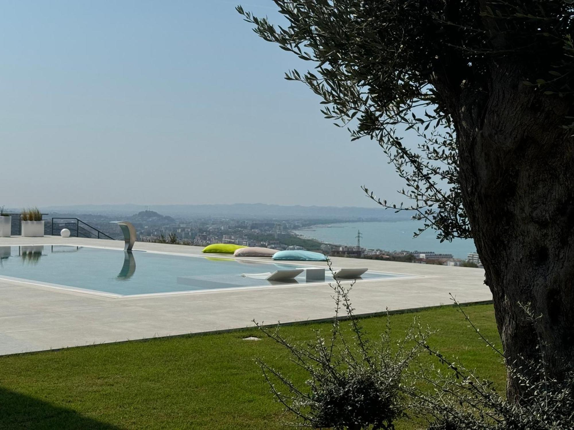 Villa Esmi Durres Kryemëdhej Esterno foto