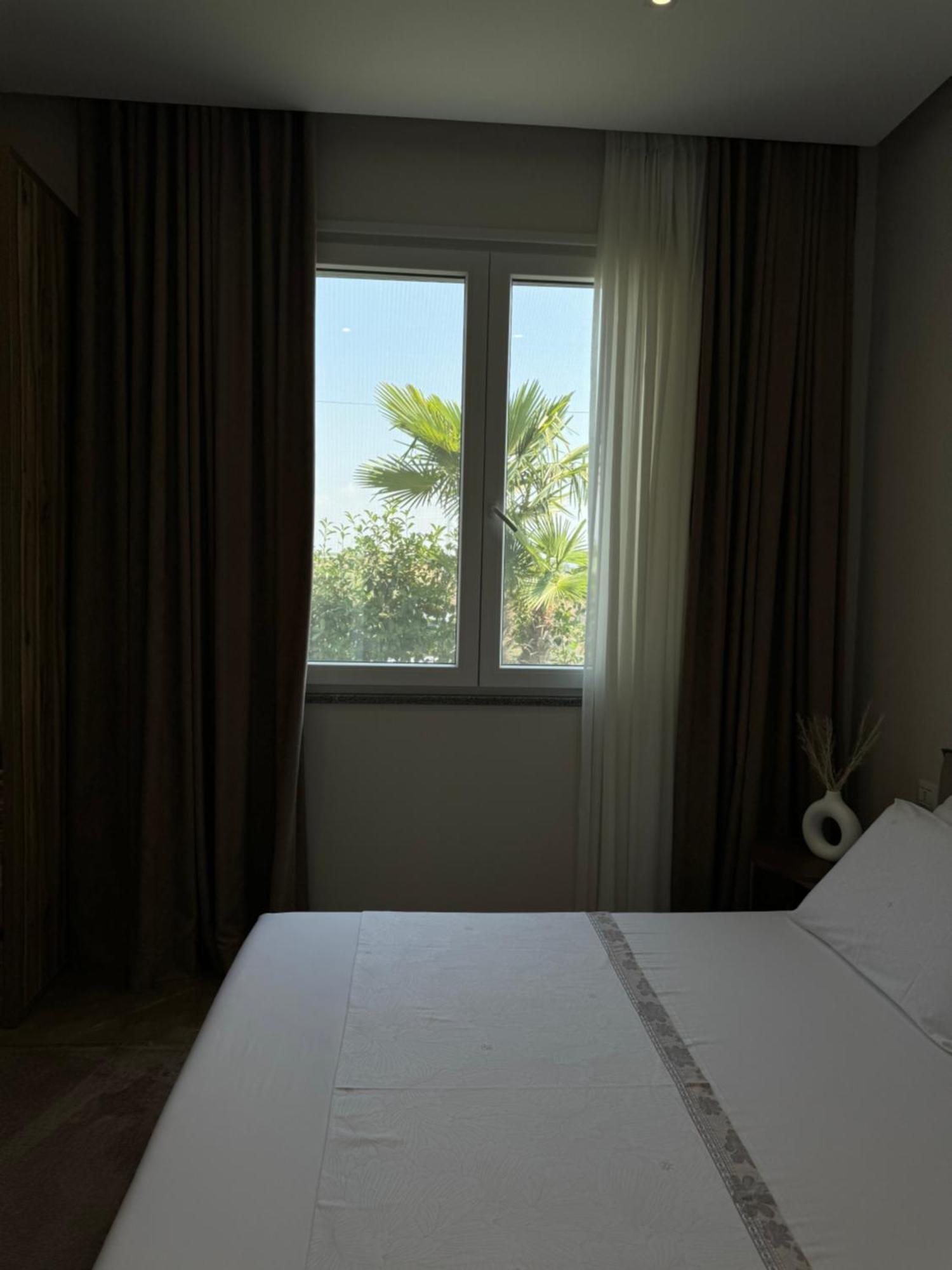 Villa Esmi Durres Kryemëdhej Esterno foto